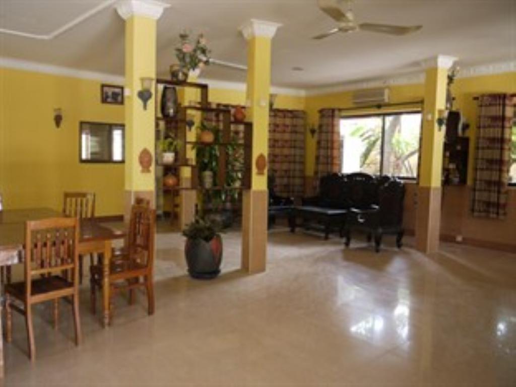 Elephant Blanc Phnom Penh Extérieur photo