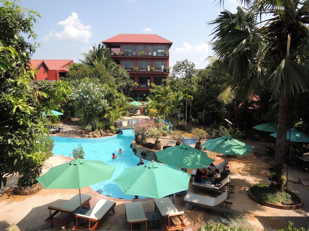 Elephant Blanc Phnom Penh Extérieur photo