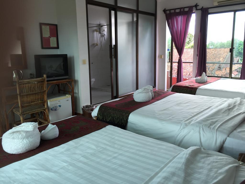 Elephant Blanc Phnom Penh Extérieur photo